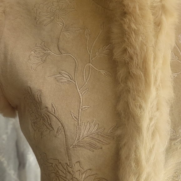 Georggiou Studio -Vintage Fur and Leather Embroidered Vest - Picture 3 of 9
